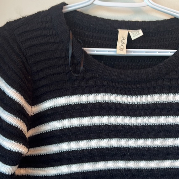 Knit sweater dress - Picture 2 of 2